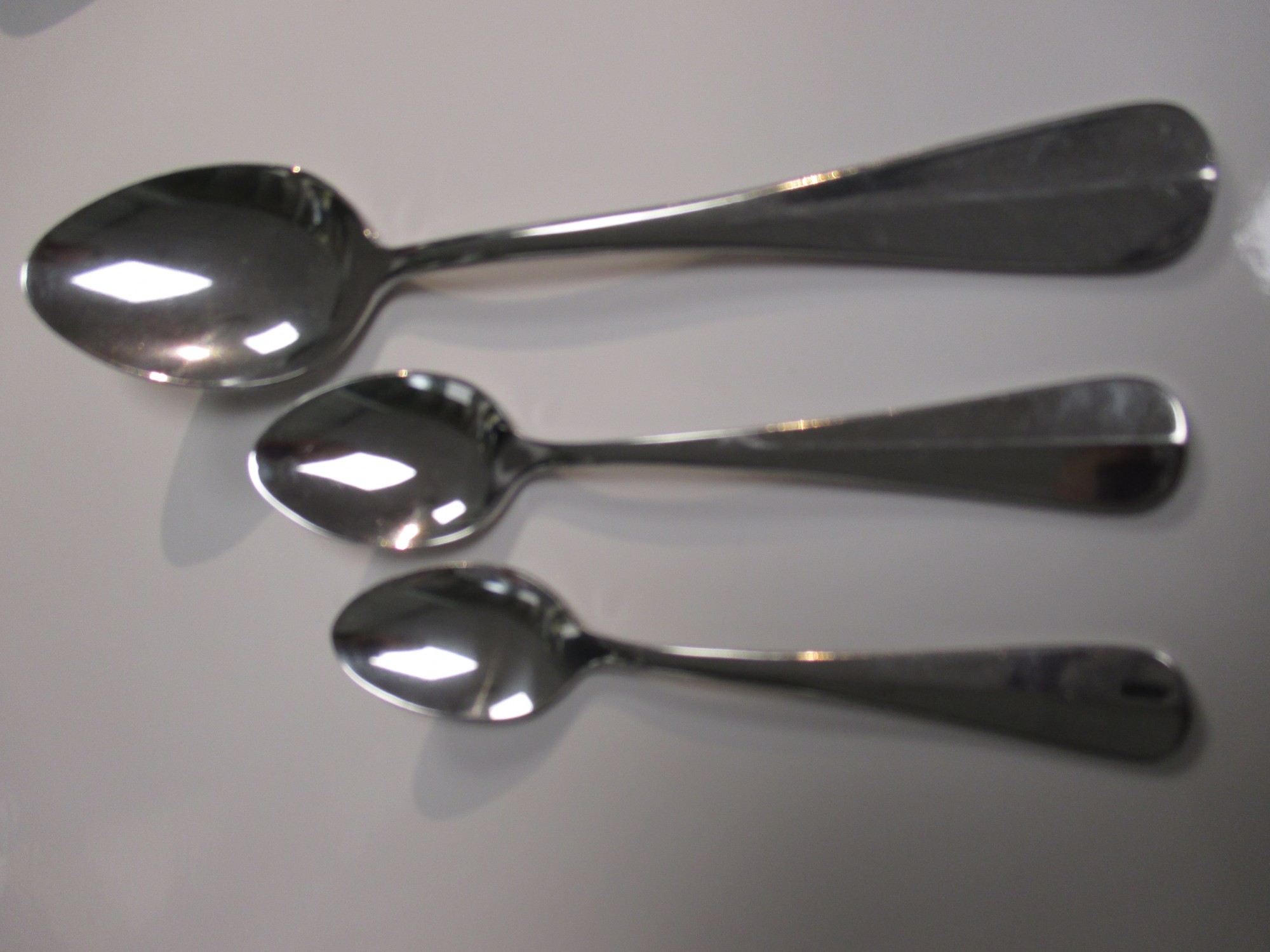 de bas en haut cuillère moka cuillère café cuillère entremet