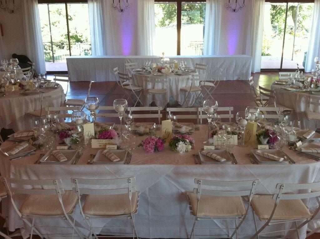 tables ovales 3m x 1m • 12/14 personnes