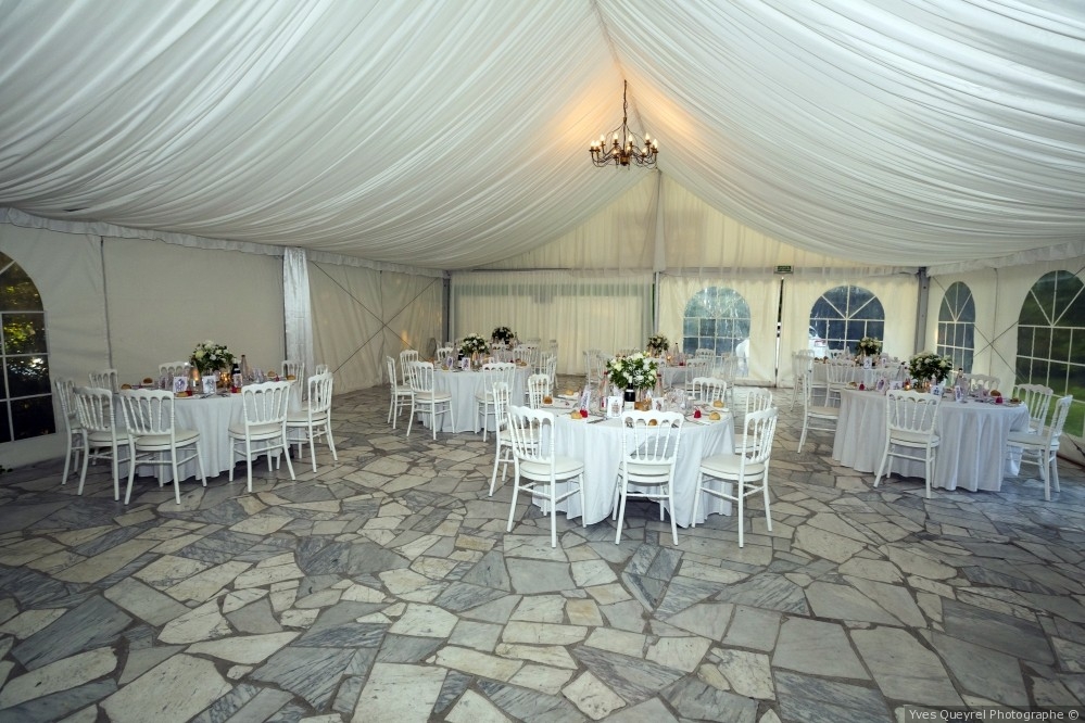 Location de chaises Napoléon sous tente