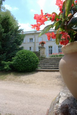 Matériel à louer pour un mariage au Château de Caseneuve