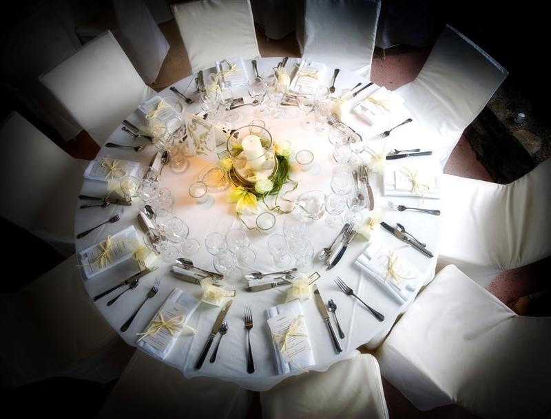Quelques exemples de tables dressées avec notre vaisselle de table en location