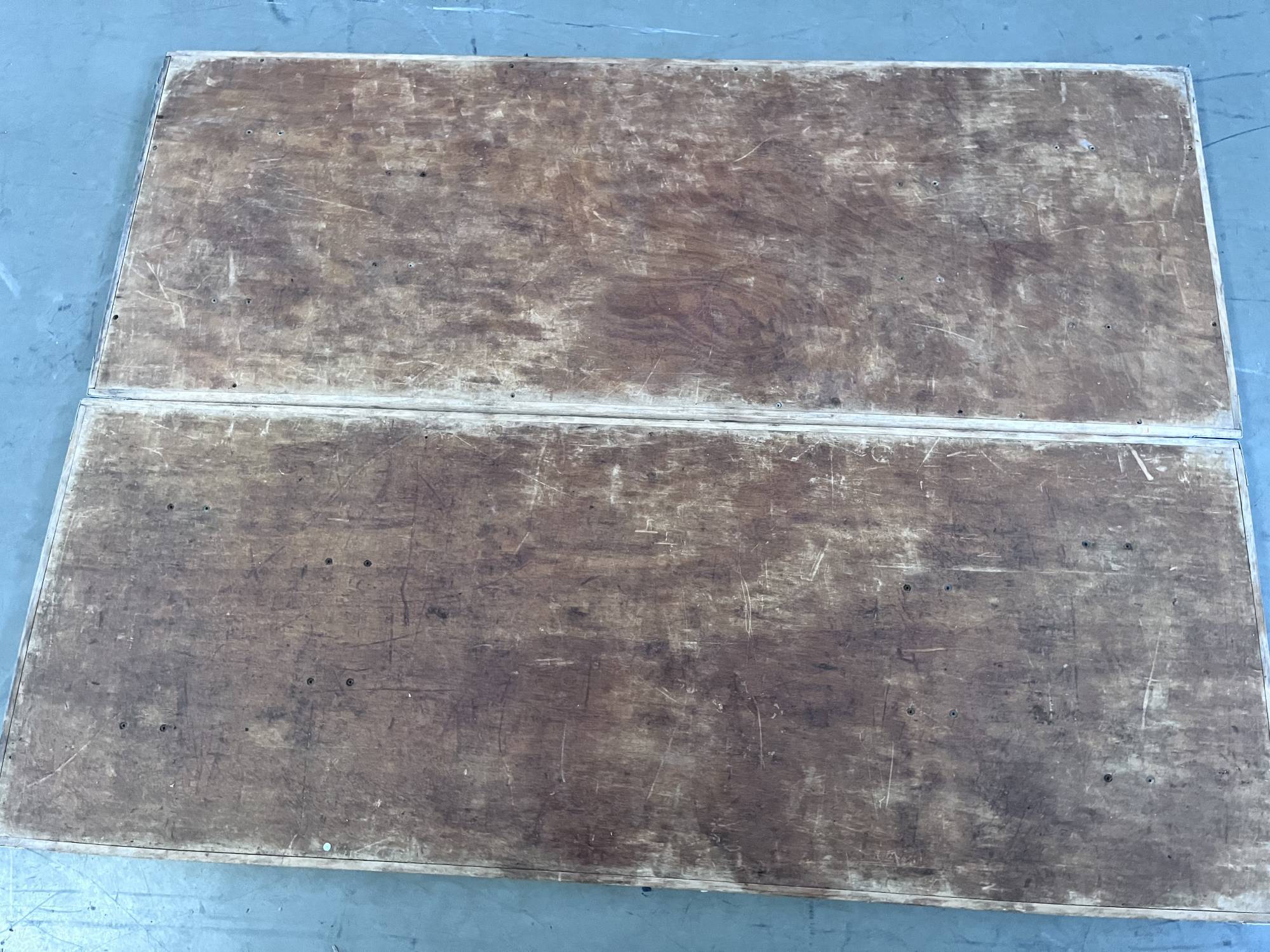 Location Table 2m x 0,75m