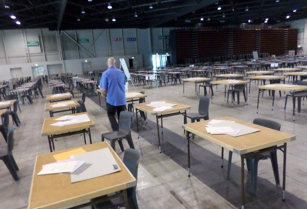 Location Table 1,05m x 0,75m  rehaussable